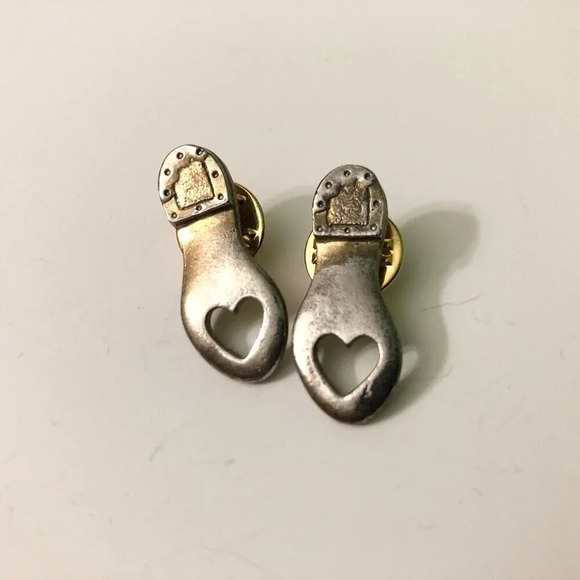 Vintage Shoe Sole Feet Pins 1  Inch Size - Picture 1 of 11